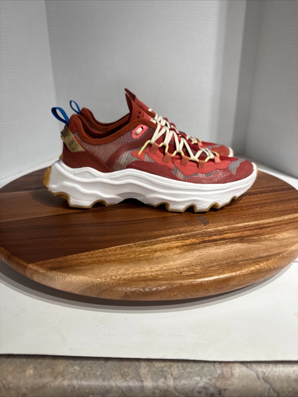 SOREL Kinetic Breakthru Tech Lace Shoes Warp Red/Glaze Women’s Size 8